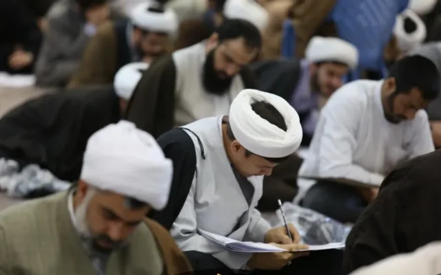 بررسی مشکل عدم حضور در آزمون ورودی حوزه علمیه از طریق مدیریت استانی