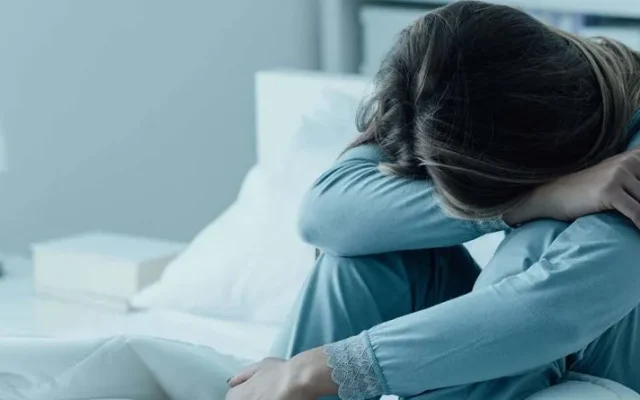 حراج زندگی برای لقمه‌ای نان؛ روایت شش زن از روز‌های پساجنگ