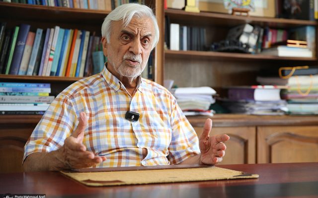 هاشمی طبا: الhن به فکر مسقف کردن ورزشگاه آزادی افتاده اند/ پس فدراسیون فوتبال تا حالا برنامه ای نداشته؟
