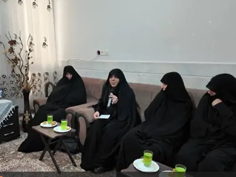 دیدار مدیر جامعه الزهرا با خانواده شهید قربانی