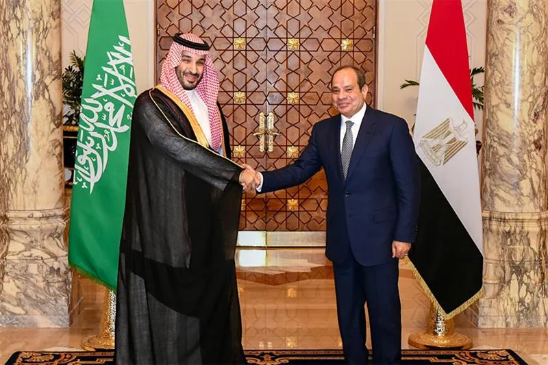 دیدار و رایزنی ولیعهد عربستان و رئیس‌جمهور مصر در قاهره