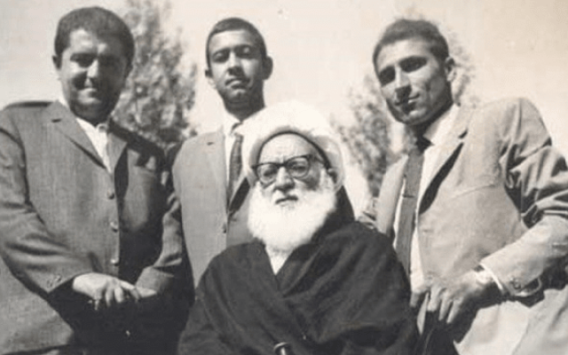 عالمی که برای احیای یک مدرسه، خانه‌اش را فروخت