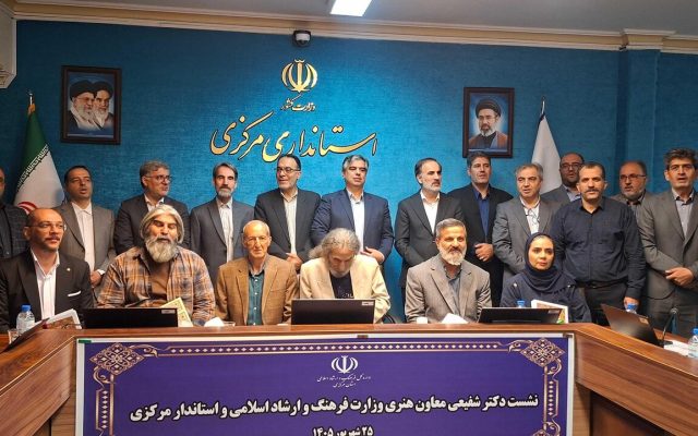 از تالار مرکزی تا دیدار با دری نجف‌آبادی / در سفر معاون هنری وزیر ارشاد به اراک چه گذشت؟