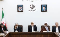 عارف: ایران‌هراسی خنثی شده است/ باید نقش جدید خود را در منطقه ایفا کنیم