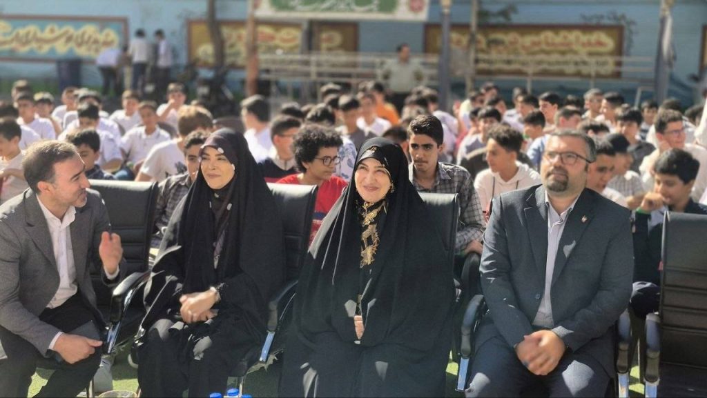 دانش‌آموزان امروز، اداره‌کنندگان نظم نوین جهانی هستند