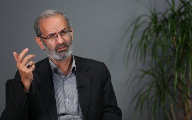 سلاح اقتصادی را از دست دشمن بگیریم