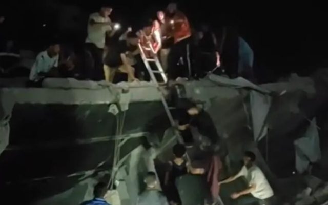 شهادت 11 نفر در پی ریزش یک ساختمان آسیب دیده در غزه