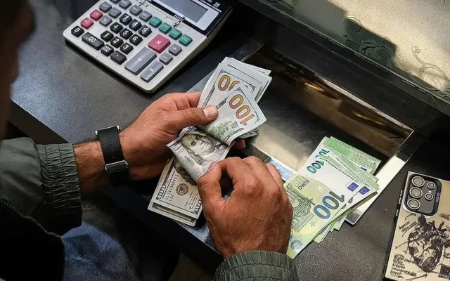 قیمت دلار به زیر ۲۰۰ هزار تومان برنمی‌گردد