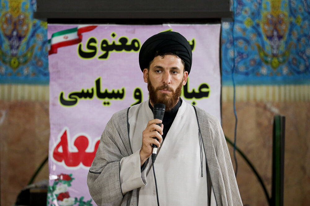 عفیف بودن مساوی با گوشه‌گیری نیست