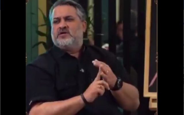 لااقل امام علی (ع) را برای مردم بگذارید!