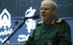 سخنگوی سپاه: ناوهای آمریکایی به ۵۰۰ کیلومتری تنگه هرمز عقب نشستند | اجازه نمی‌دهیم دشمنان در منطقه بمانند