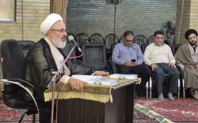 انس با قرآن زمینه‌ساز دستیابی به جایگاه‌های رفیع است