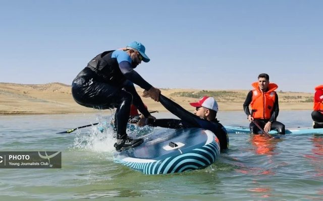 نجاتگران چهارمحال و بختیاری در خط مقدم مقابله با سیلاب+تصاویر
