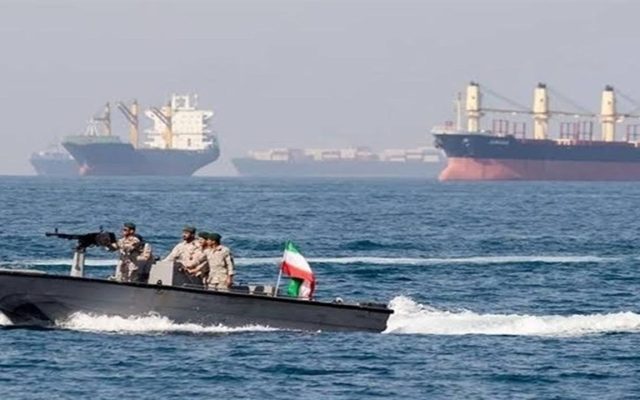 معاون سپاه: تنگه هرمز باز نیست، آمریکا دروغ می‌گوید/ دیگر موشک ندارند