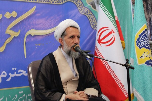 امام جمعه قزوین: آموزش بدون تربیت نمی‌تواند در خدمت جامعه باشد