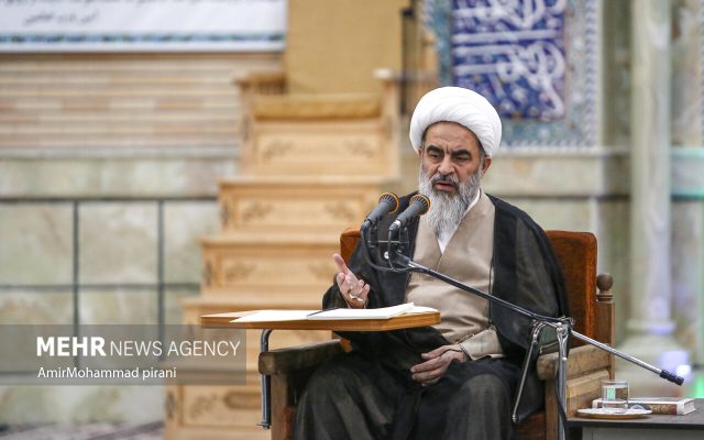 آیتالله فاضل لنکرانی: خونخواهی قائد شهید نباید از دستور کار خارج شود