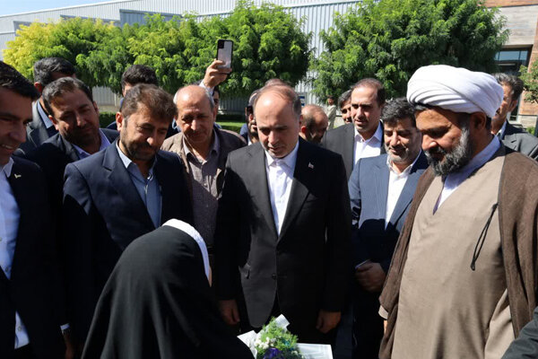 وزیر جهاد کشاورزی وارد بناب شد