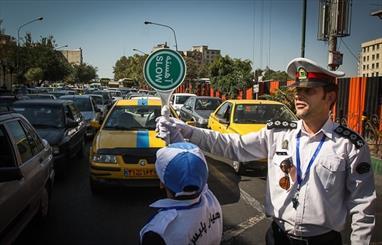 حضور صددرصدی پلیس راهور یزد در نقاط حساس ترافیکی همزمان با بازگشایی مدارس
