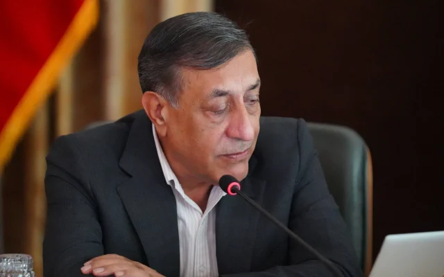قائم‌پناه: کاهش هزینه‌های دولت در شرایط فعلی، گامی در جهت مدیریت بهینه منابع است / پروژه بیمارستان میناب به‌صورت ویژه پیگیری می‌شود