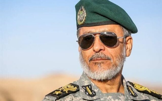 دریادار سیاری: دشمن ، ایران قوی و یکپارچه نمی‌خواهد؛ هدف آنها تضعیف و تجزیه ایران است