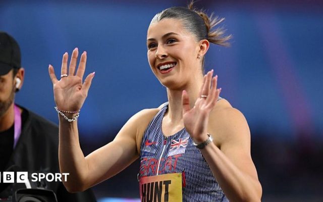 'This is what women in sport look like' - Hunt responds to controversial Sweeney advert
