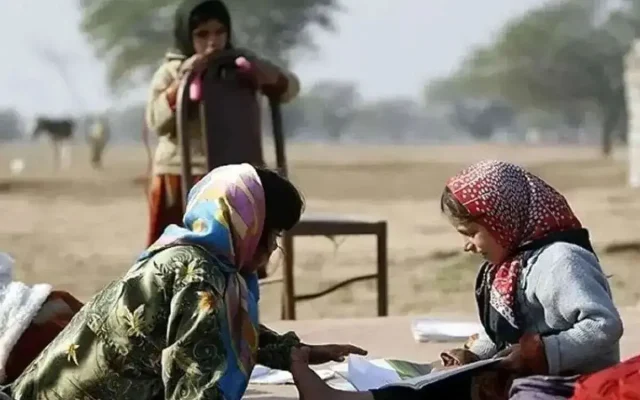 دو روی نابرابری آموزشی در ایران/ جاماندگان مهر با یک میلیون دانش‌آموز پشت در مدرسه‌ها