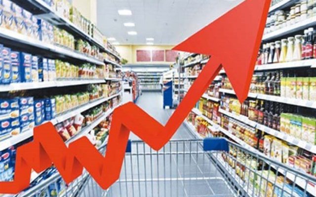 یک فعال کارگری: خط فقر بالای ۷۰ میلیون تومان است/ کارگر دستمزد منصفانه میخواهد نه صدقه!