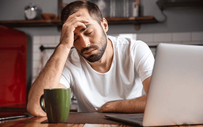 هر علامت بدن را به کمبود ویتامین‌ها ربط ندهید | سردی دست و پا واقعا نشانه کم‌خونی است؟