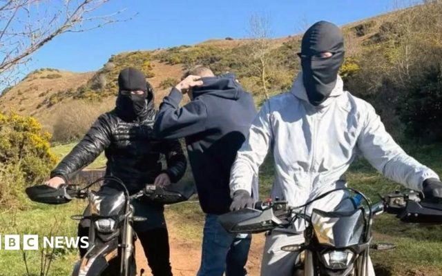 Balaclava boys on electric bikes: How to tackle the problem?