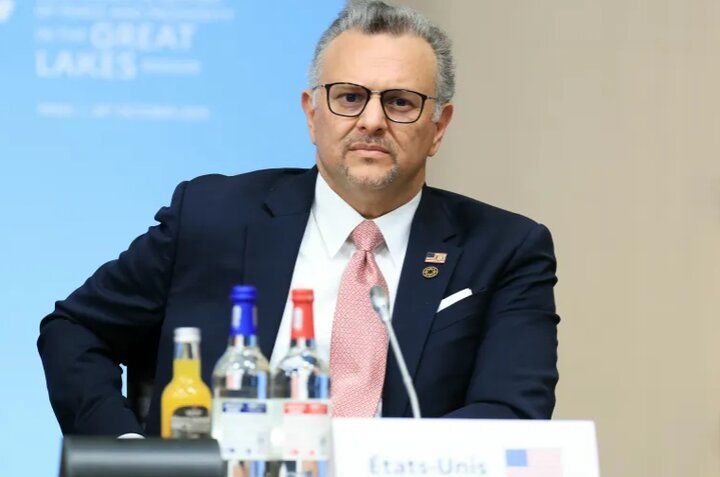 مشاور ارشد ترامپ: او برای پایان دادن به جنگ با ایران تلاش میکند/ حل و فصل پرونده هستهای ایران شرط اصلی قبل از توقف جنگ است/ همه کشورهای منطقه ترامپ را دوست دارند