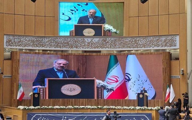 استخدام خدمتگزاران مدارس پس از ۲۰ سال