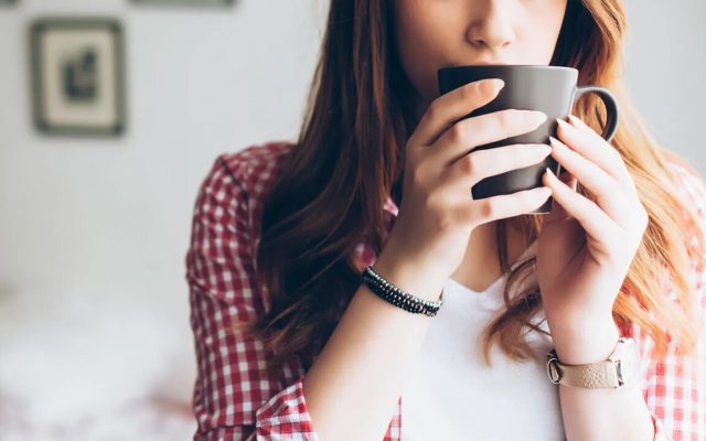 کافئین و اضطراب؛ چرا قهوه بعدازظهر ممکن است خواب شبانه را مختل کند؟