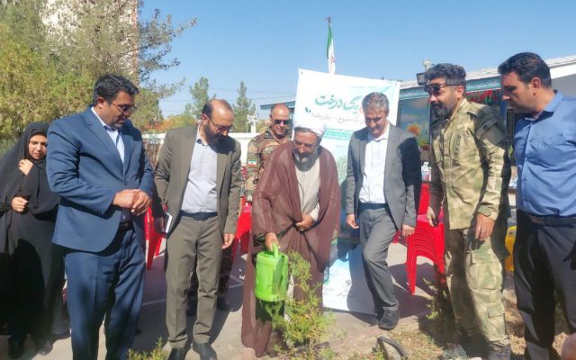 پویش «حتی یک درخت» در مدارس بردسکن آغاز شد