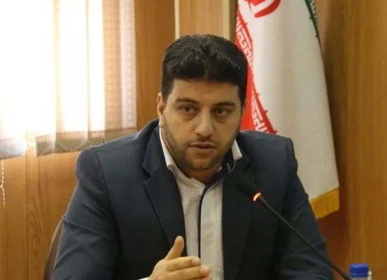 سه دفاع مقدس و مردم ایستاده در طرف صحیح تاریخ
