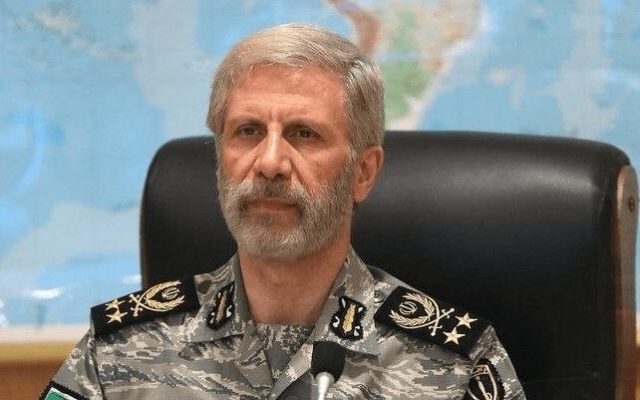 فرمانده کل ارتش پیام داد؛ نیروهای مسلح با هوشیاری و آمادگی کامل ایستاده‌اند