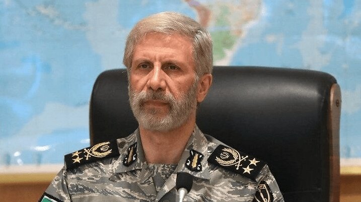 فرمانده کل ارتش پیام داد؛ نیروهای مسلح با هوشیاری و آمادگی کامل ایستاده‌اند