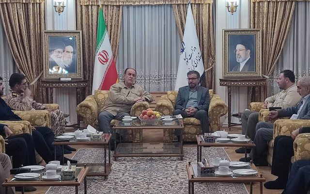 استفاده از ظرفیتهای مرزی محاصره اقتصادی دشمن را خنثی میکند