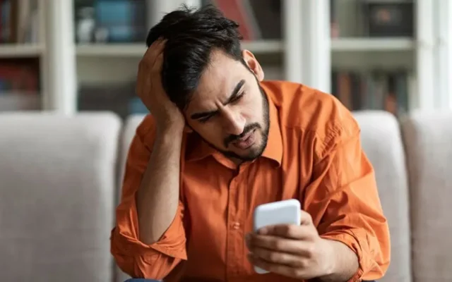 بعد از ساعت‌ها گشت‌وگذار در گوشی احساس گیجی و مه‌آلودگی ذهنی می‌کنید؟ توصیه کارشناسان برای مقابله با فشار دیجیتال