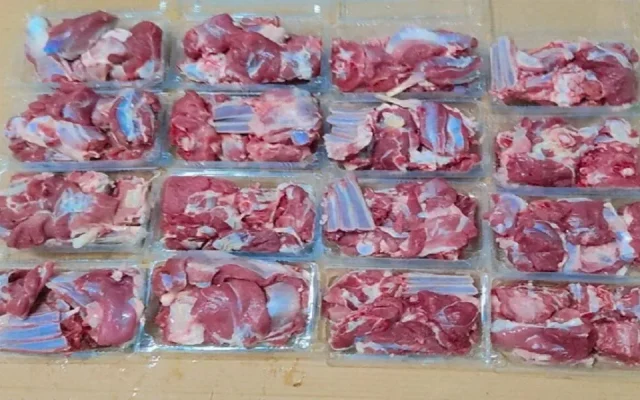 ۱۱۰ بسته گوشت بین خانوادههای کمبرخوردار توزیع شد