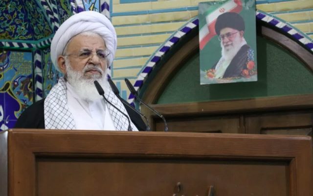 تأکید امام‌جمعه یزد بر تقوا، بصیرت و حفظ وحدت در برابر تهدید‌های دشمن