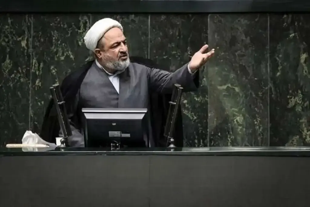 حمید رسایی در پی انتشار مطلبی با تیتر «دستکاری قالیباف در اسناد مجلس»، به رفع اثر از ادعای نادرست و تحمل ۱۰ ماه حبس تعزیری محکوم شد
