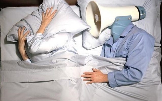 خروپف همسر فقط روی اعصاب نیست؛ بلایی که شب‌ها سر سلامت شما می‌آورد