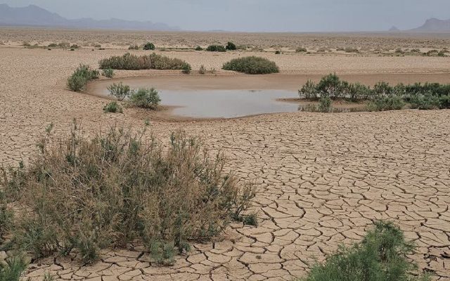 واگذاری ۱۱ هزار هکتار از کانونهای ریزگرد خوزستان به قرارگاه کربلا