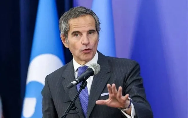 گروسی: بار دیگر دست خود را به سوی تهران دراز میکنیم تا برای شفافسازی برنامه هستهای، با ما همکاری کند