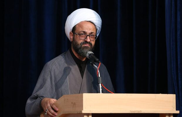 امام جمعه آبگرم: رفع نیازهای معلمان باید در اولویت دولت باشد