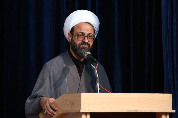 امام جمعه آبگرم: رفع نیازهای معلمان باید در اولویت دولت باشد