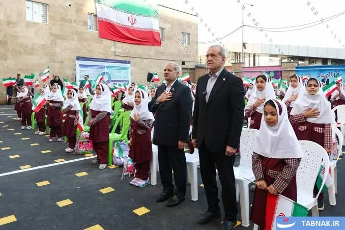 مدرسه و دانشگاه باید باز بماند