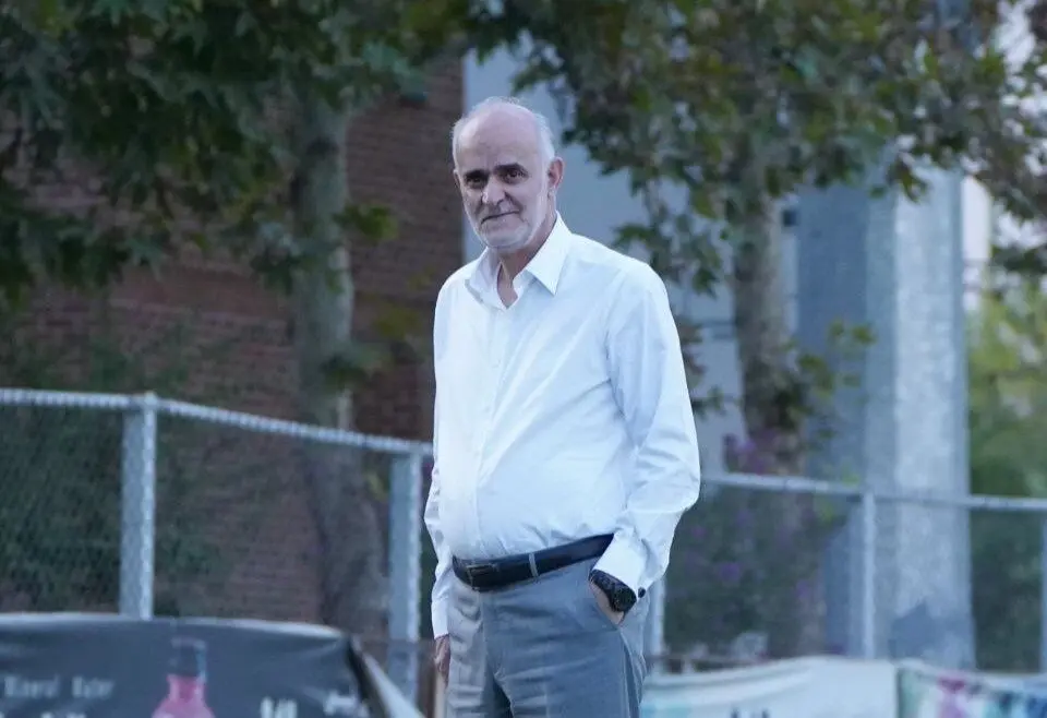 نبی: دبیر سرش به کار خودش باشد!