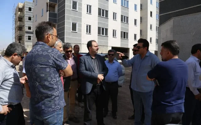 بازدید سرزده مدیرکل راه و شهرسازی قزوین از پروژه‌های نهضت ملی مسکن مهرگان