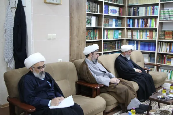 مسائل و مطالبات جامعه حوزوی فارس در سفر رئیس مرکز خدمات بررسی می‌شود